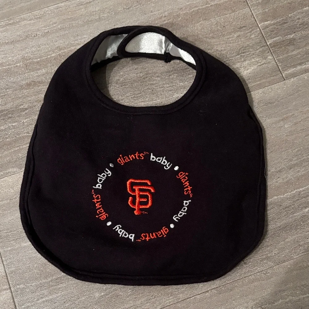 San Francisco Giants MLB Black Lined Bib Baby Fanatic brand